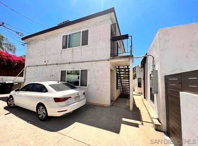 Building Photo - 4763 Terrace Dr