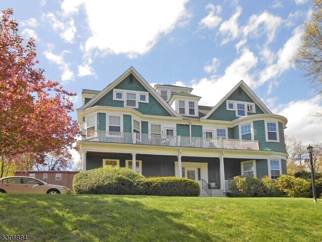 Foto del edificio - 22 Upper Mountain Ave