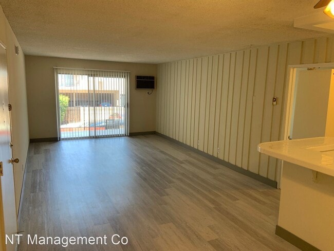 Building Photo - 1 br, 1 bath Apartment - 10779 Woodbine St...