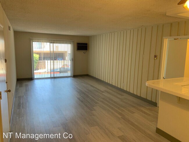 Foto del edificio - 1 br, 1 bath Apartment - 10779 Woodbine St...