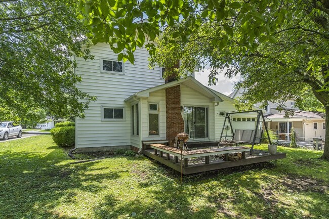 Building Photo - 105 Pleasantview St