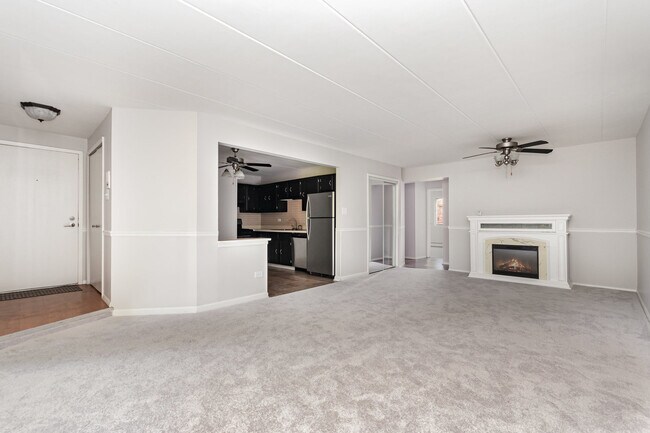 Foto del edificio - 5340 Waterbury Ct