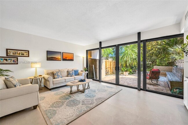 Foto del edificio - 7018 SW 53rd Ln