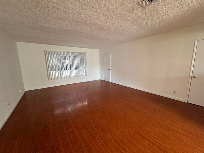 Building Photo - 1065 S Holt Ave