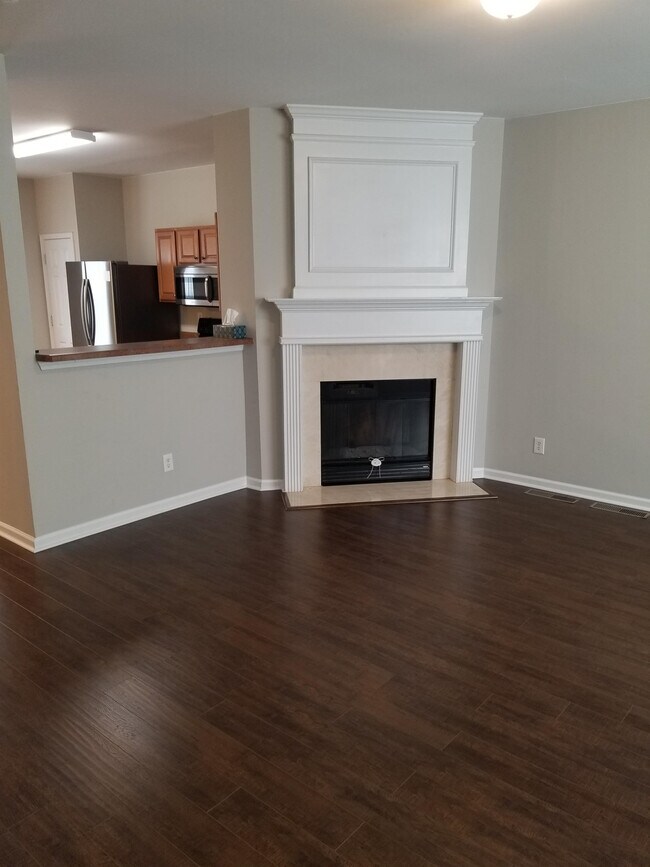 Building Photo - 6750 Blackstone Pl
