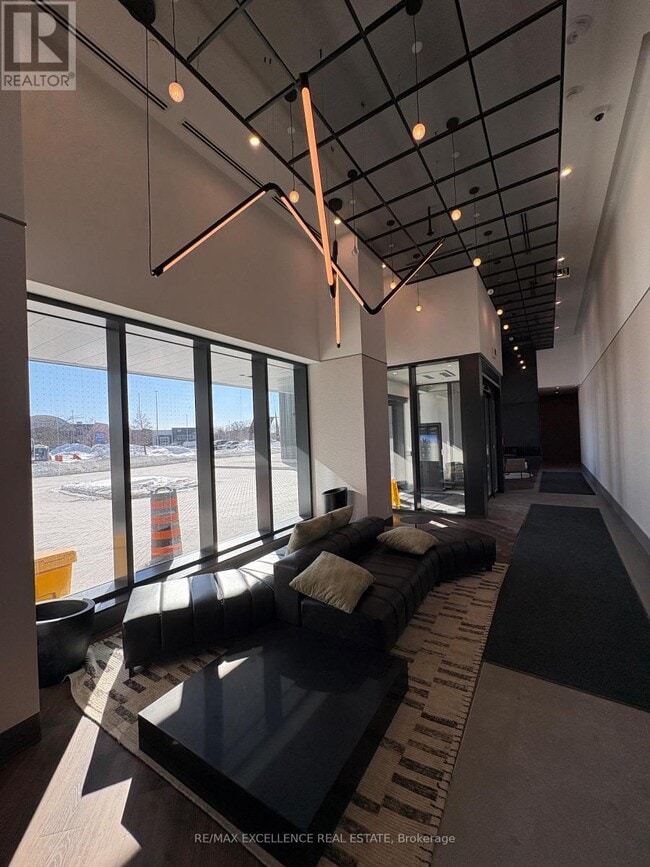 Building Photo - 1007 The Queensway