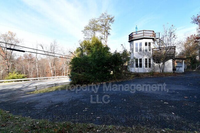 Building Photo - 3279 Kentucky 44 W