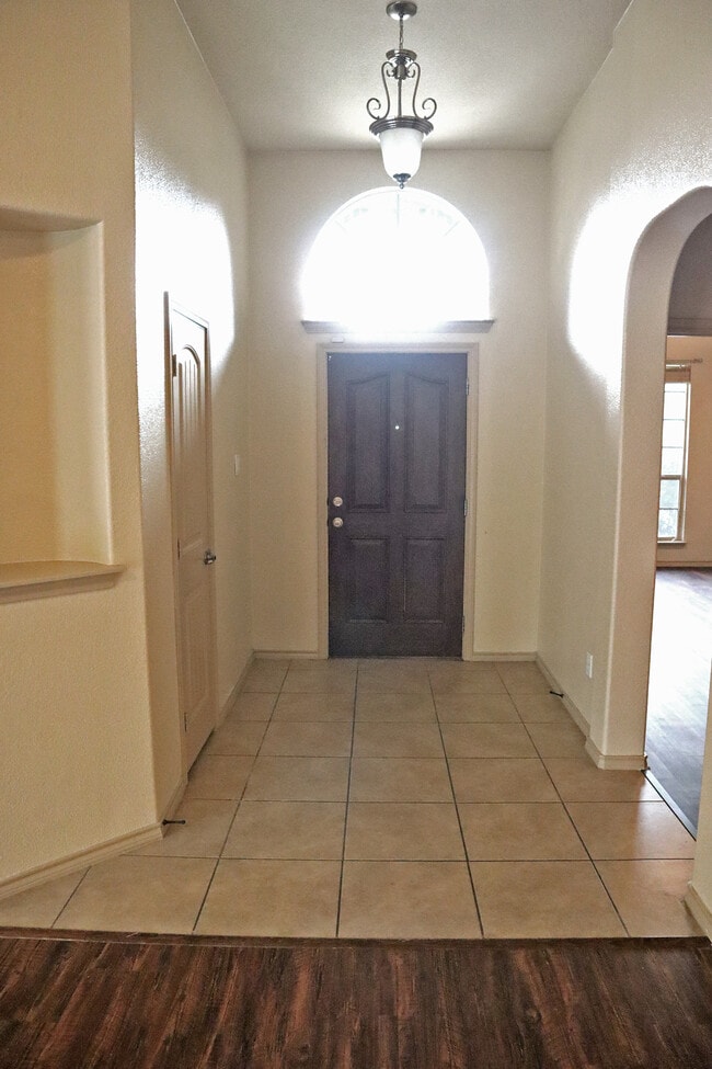 Building Photo - 2245 Laurel Forest Dr