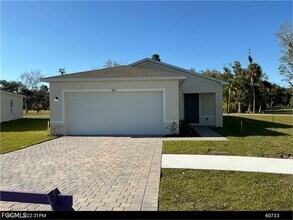 Building Photo - 858 Friendship Cir
