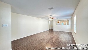 Foto del edificio - 7731 Silver Grove