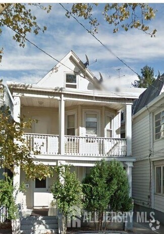 Building Photo - 606 Cornell St