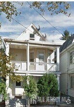 Building Photo - 606 Cornell St