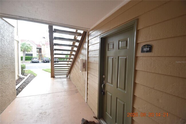 Foto del edificio - 9481 Highland Oak Dr