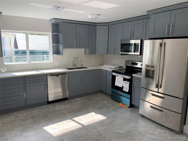 Building Photo - 1339 NW 34th St