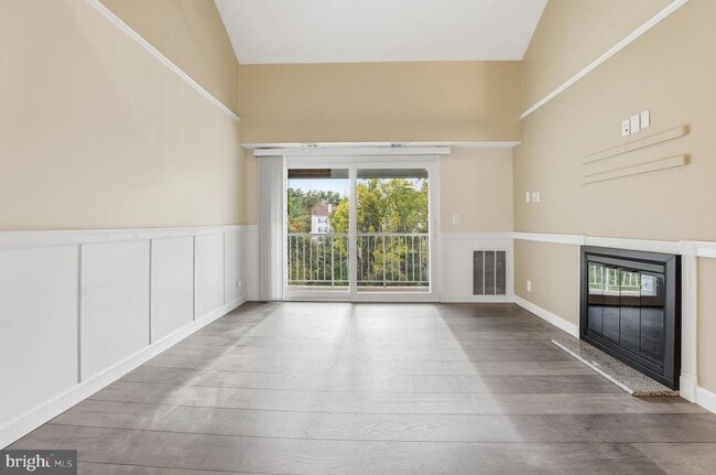 Foto del edificio - 20309 Beaconfield Terrace