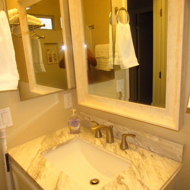 Building Photo - 4385 E Campo Bello Dr