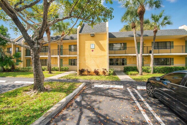 Foto del edificio - 516 Meadows Cir