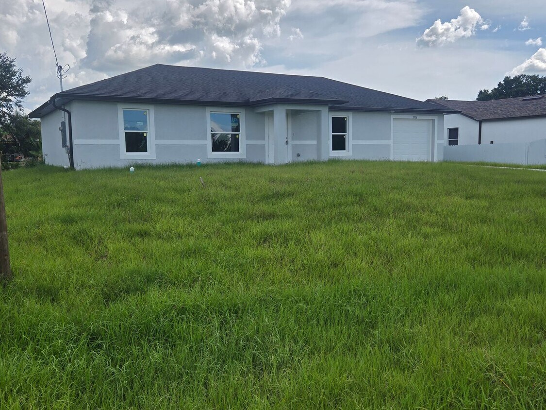 BRAND NEW 3/2/1 SW LEHIGH ACRES - BRAND NEW 3/2/1 SW LEHIGH ACRES