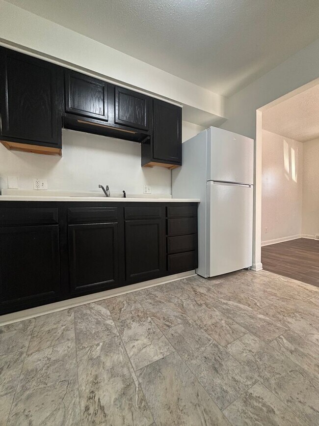 Foto del edificio - Spacious 1 bedroom 1 bathroom duplex