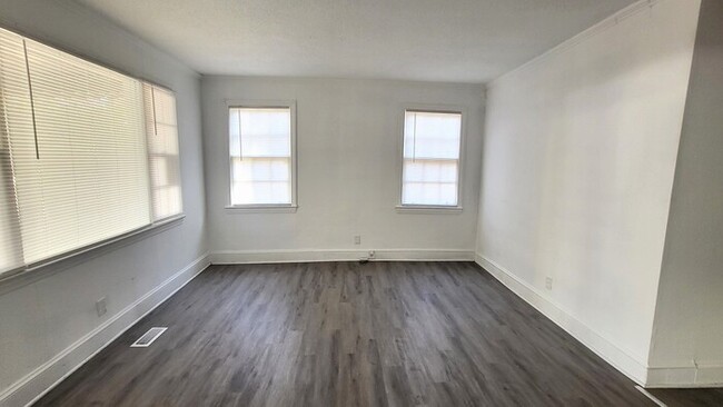 Building Photo - Remodeled Two Bedroom House for Rent in Su...