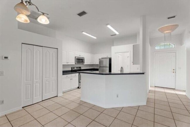 Building Photo - 980 Windward Way