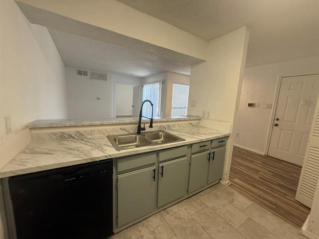 Foto principal - 9813 Walnut St
