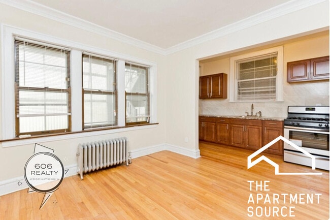 Building Photo - 1942 Grove Ave