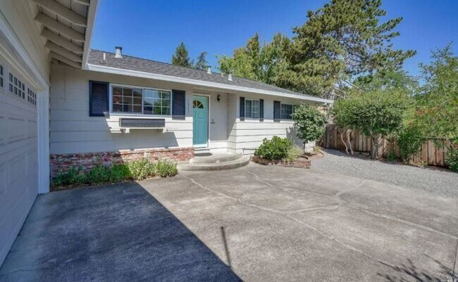 Building Photo - Great 3 Bed Rincon Valley Home -Excellent ...