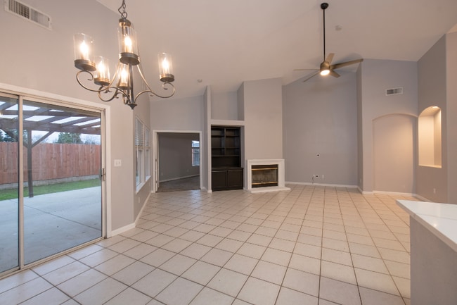 Foto del edificio - 7224 N Bonadelle Ave