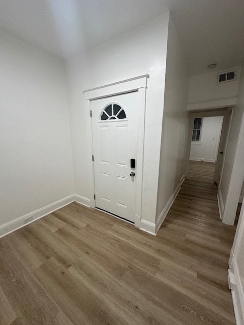 Building Photo - 2700 Roslyn Ave