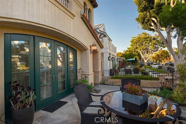 Foto del edificio - 613 Begonia Ave