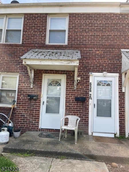 Primary Photo - 636 Cora Pl