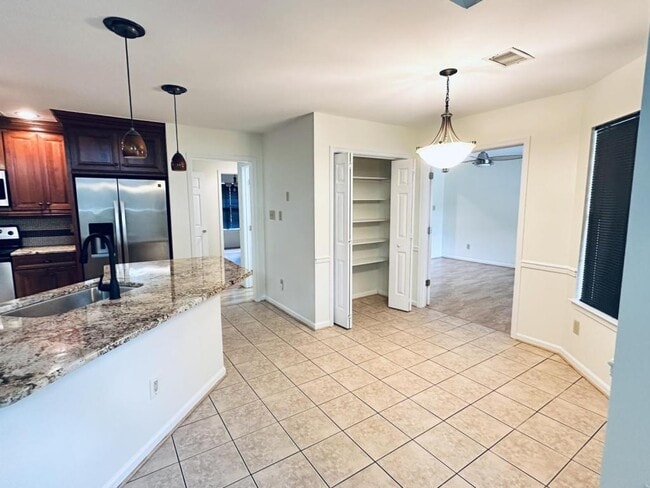 Building Photo - 3249 Fayette Dr