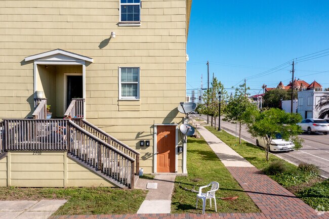 Corner Lot Entrance on Avenue K - 2702 Avenue K