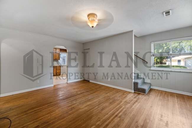 Building Photo - 703 S Dellrose St