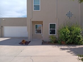 Building Photo - 506 Phoenix Ave NW