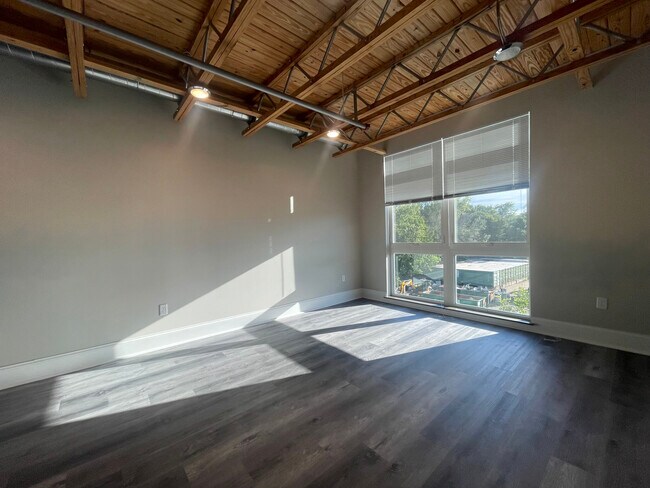 Foto del edificio - 330-350 Pleasant St. Unit 338