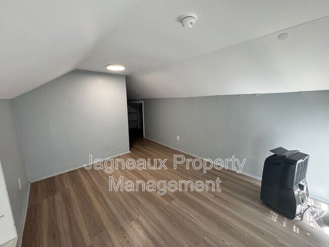 Foto del edificio - 415 Ash St