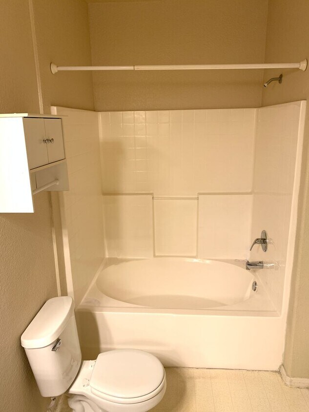 Gated Condo - One bedroom Upstairs - Comm... - Gated Condo - One bedroom Upstairs  - Comm...