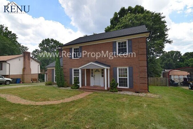 Foto del edificio - NO APP FEE & MOVE-IN SPECIAL!! RECEIVE 50%...