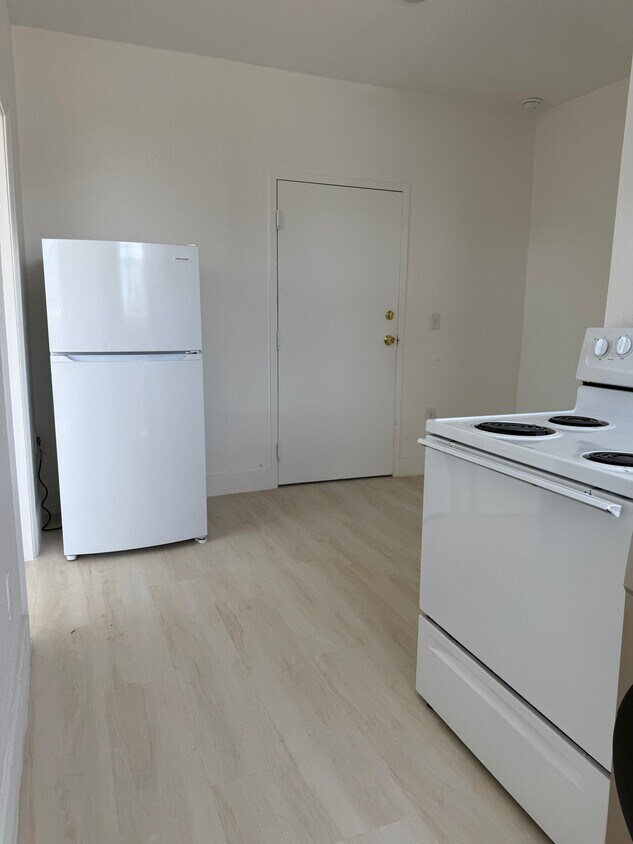 Foto principal - 869 SW 2nd St