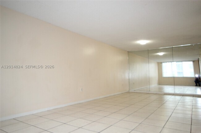 Foto del edificio - 17890 W Dixie Hwy