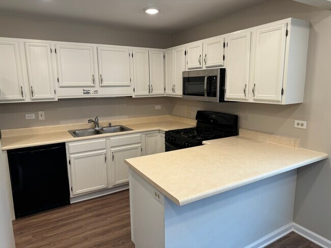 Foto del edificio - 1420 Foxcroft Dr