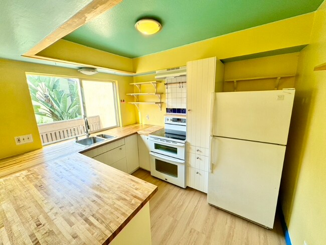 Foto del edificio - 7958 Mission Center Ct