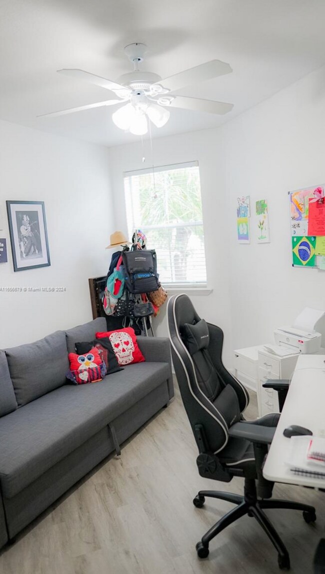 Foto del edificio - 5420 NW 107th Ave