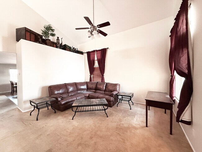 Foto del edificio - 1504 E Leslie Ave