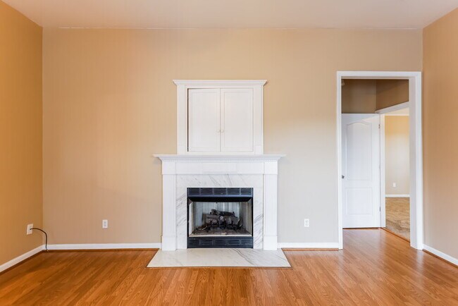 Building Photo - 1061 Village Trail