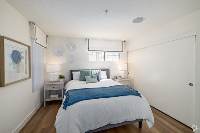 2 habitaciones, 2 baños - 998 pies cuadrados - Dormitorio - Shadowridge Park Apartments