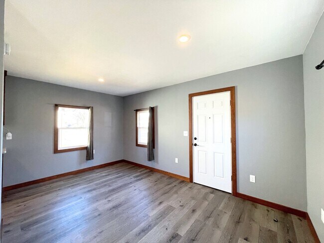Building Photo - Studio Style 1 Bed Home