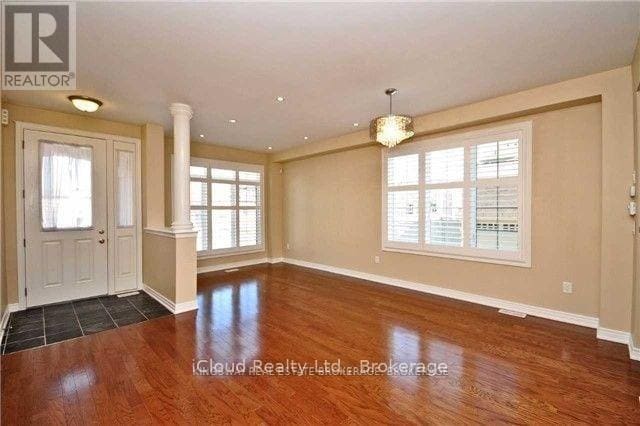 Building Photo - 3092 Hiram Terrace